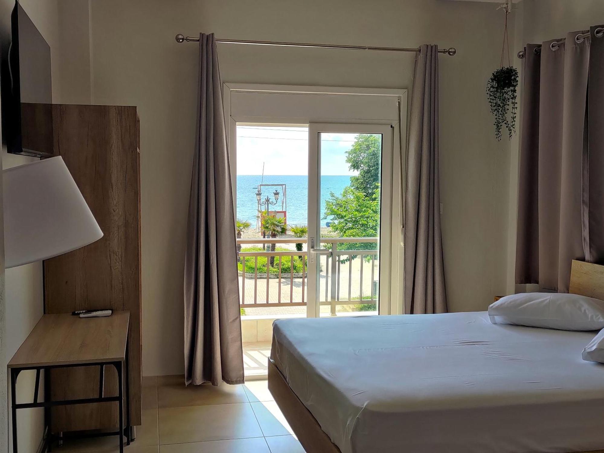 Emmanuel Apartments Paralía Dış mekan fotoğraf